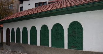 Yediler Türbesi