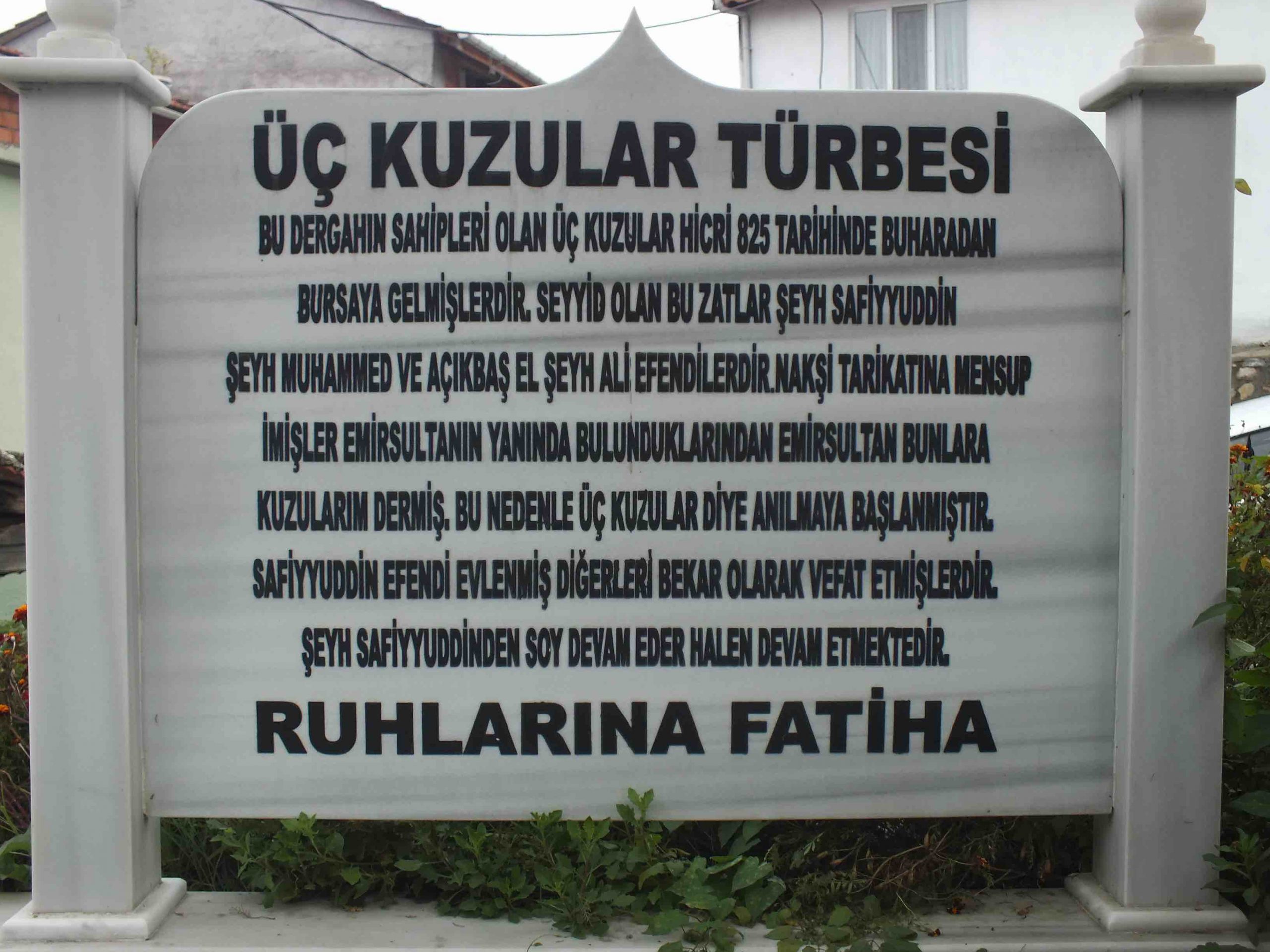 Üçkuzular Türbesi