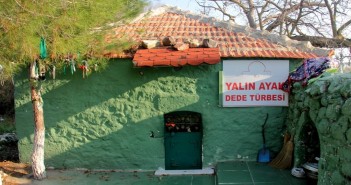 Yalınayak Dede