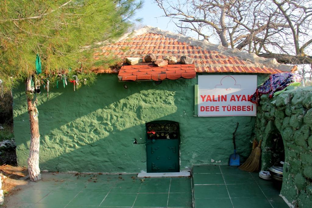 Yalınayak Dede