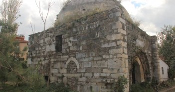 Akıncılar Çiftliği Türbesi