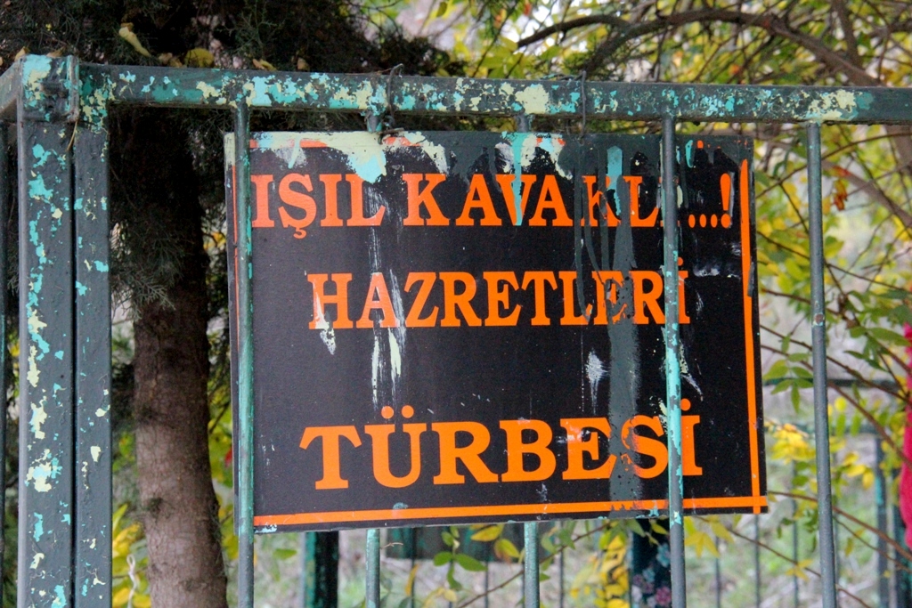 Işıl Kavaklı Türbesi