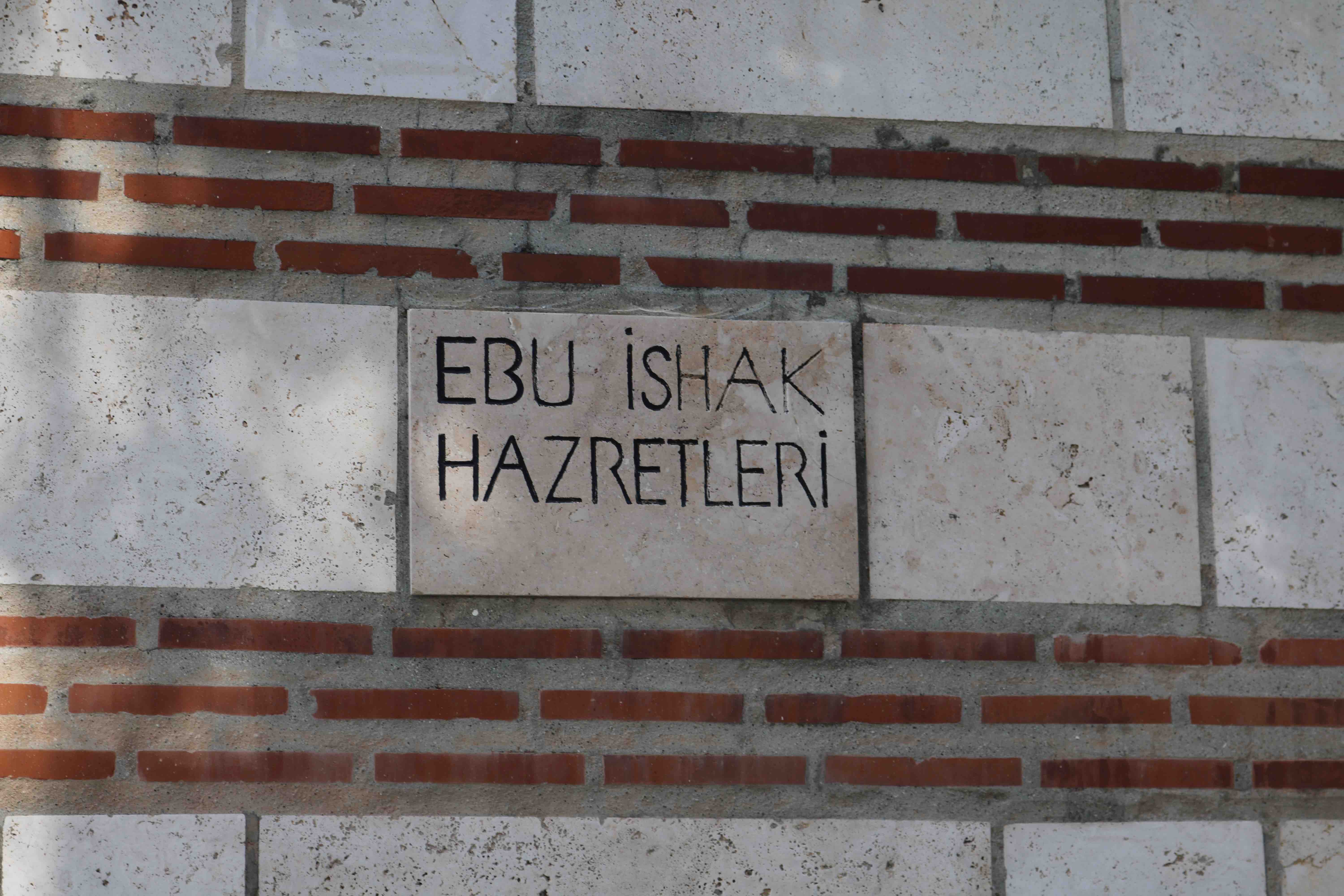 Ebu İshak Kazeruni Türbesi