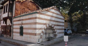 Ebu İshak Kazeruni Türbesi