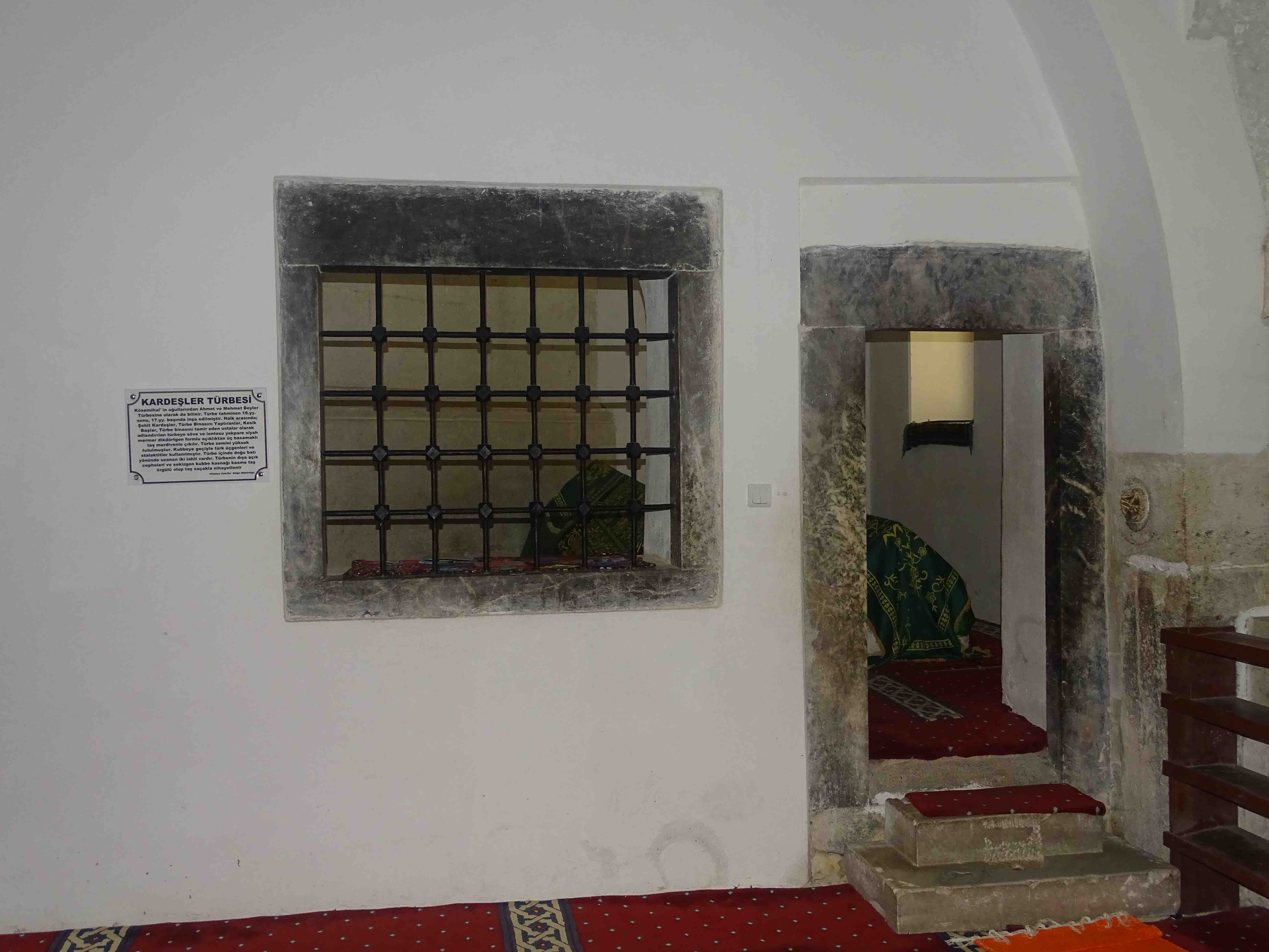 Kardeşler Türbesi