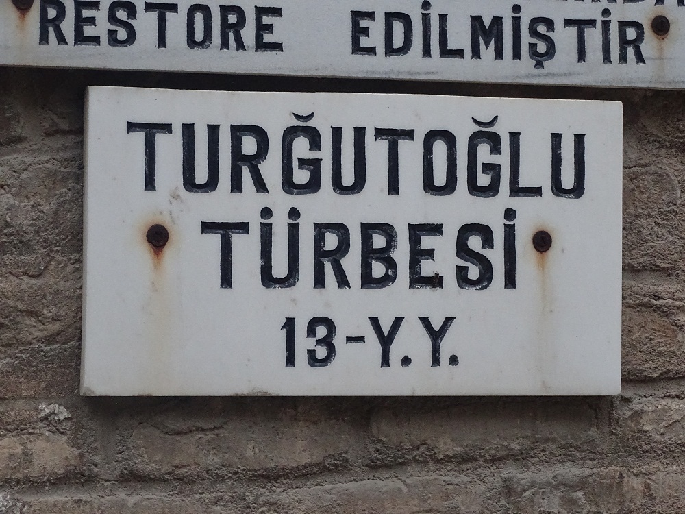 Turgutoğlu Türbesi