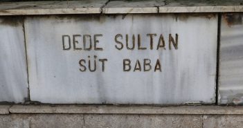 Süt Baba Ve Dede Sultan