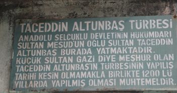 Taceddin Altunbaş Türbesi
