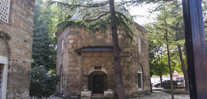 İshak Paşa Türbesi