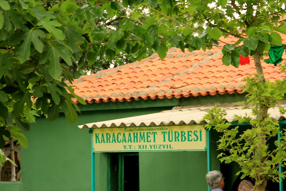 Karaca Ahmet Türbesi – Manisa