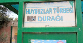 Huysuzlar Türbesi