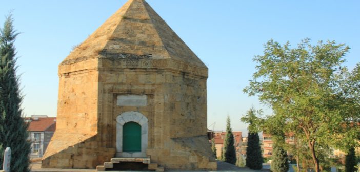 Fatma Hatun Türbesi