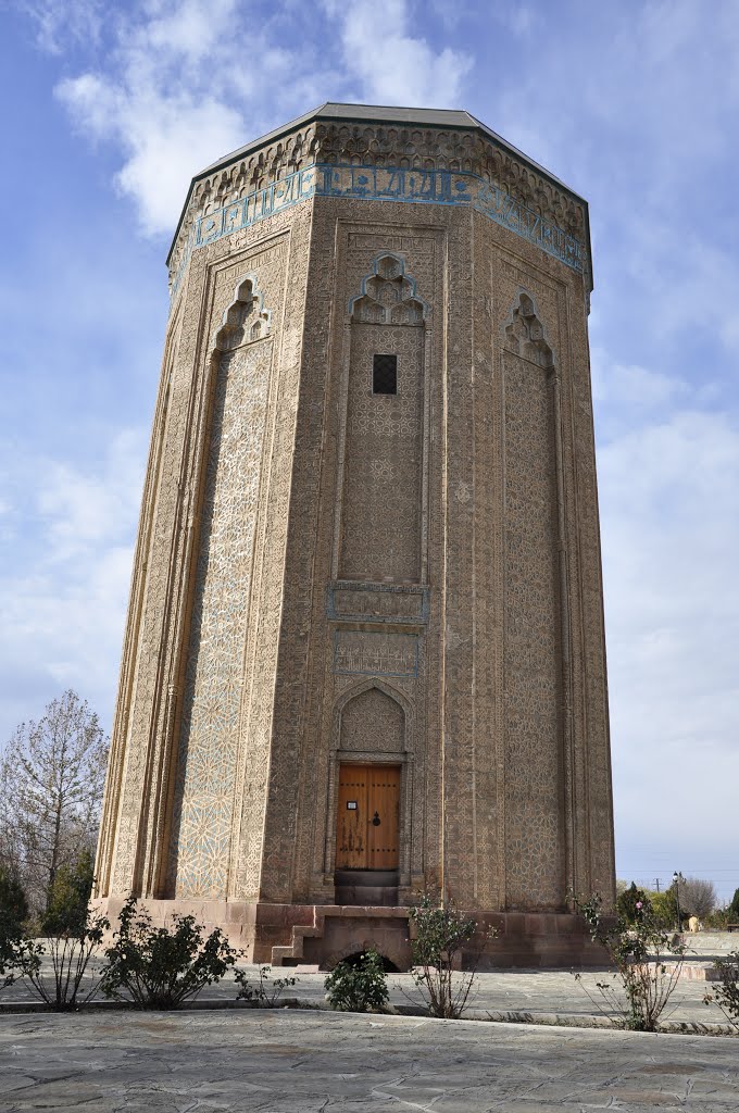 Mümine Hatun Kümbeti – Azerbaycan