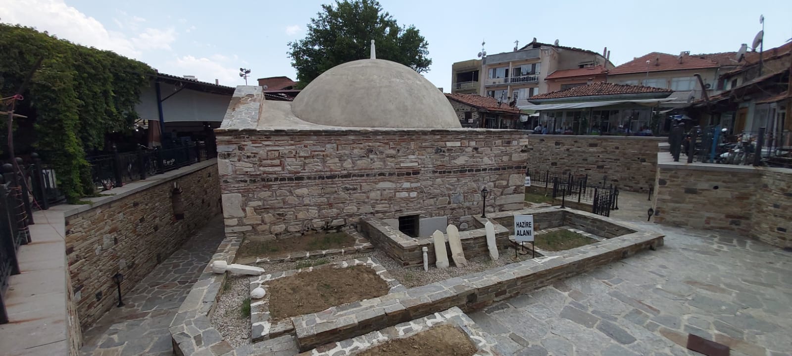 Germiyanzade Süleyman Şah Türbesi