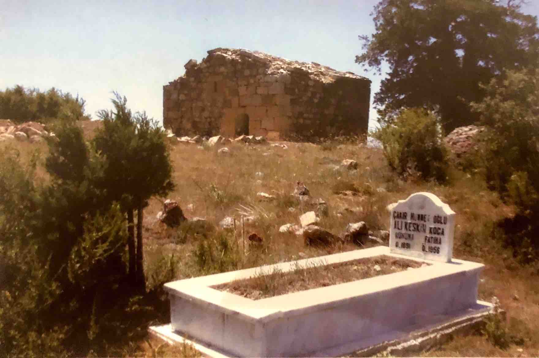 Akkızana Türbesi