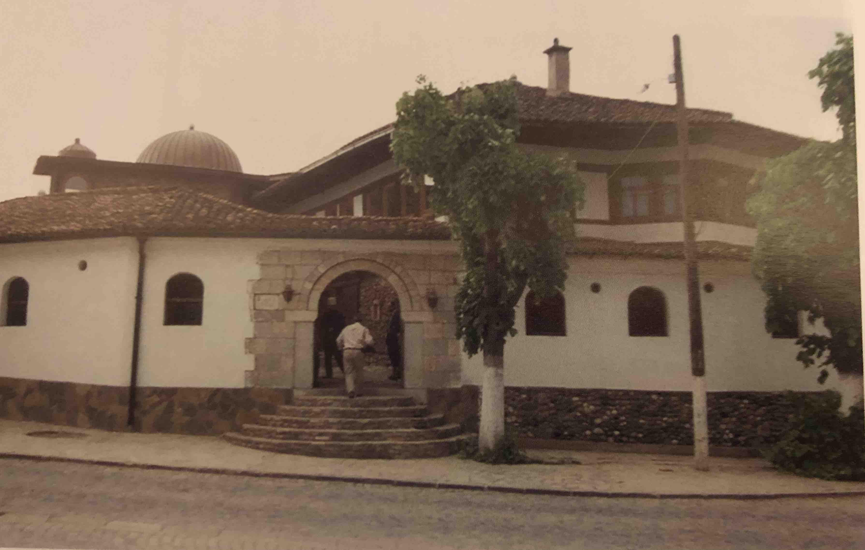 Şeyh Emin ( Acize Baba ) Tekkesi