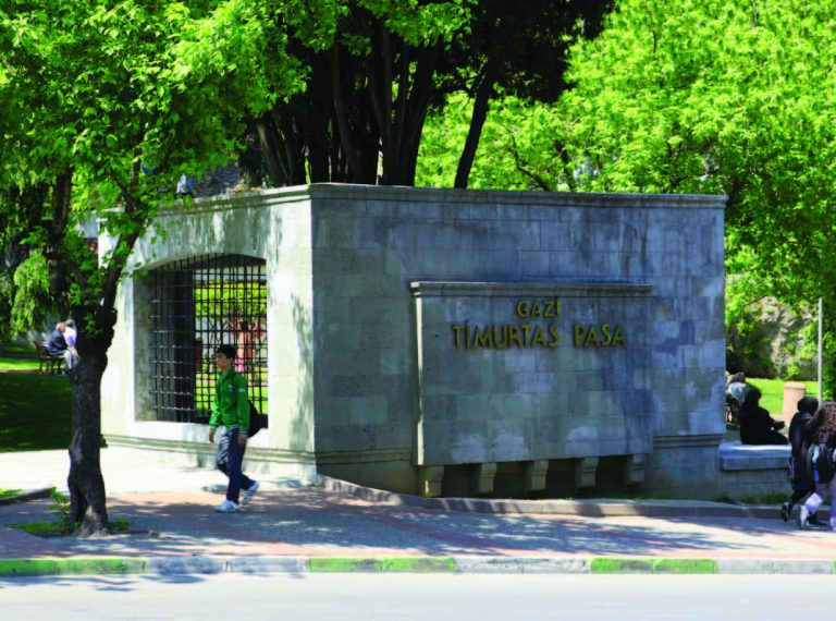 Gazi Timurtaş Paşa Türbesi