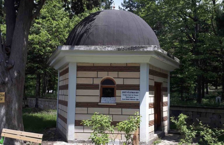 Ana Sultan Türbesi
