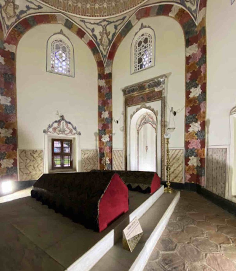 Hatuniye ( Hüma Hatun ) Türbesi