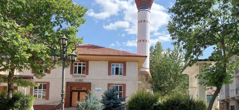 Okcu Sinan Bey Türbesi
